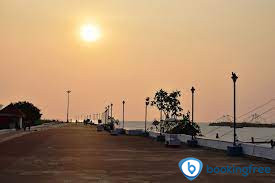 Munambam Beach Overview  In  Kochi