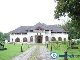 Shakthan Thampuran Palace In Thrissur